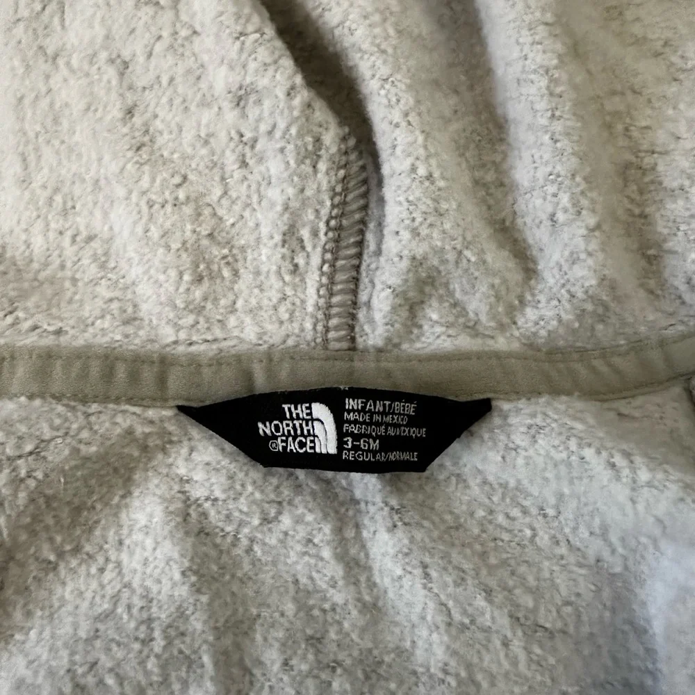 The North Face Light Gray Baby Outfit with Animal Print - Picture 4 of 4